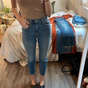 Abercrombie ultra high raise ankle straight jeans. Size 26